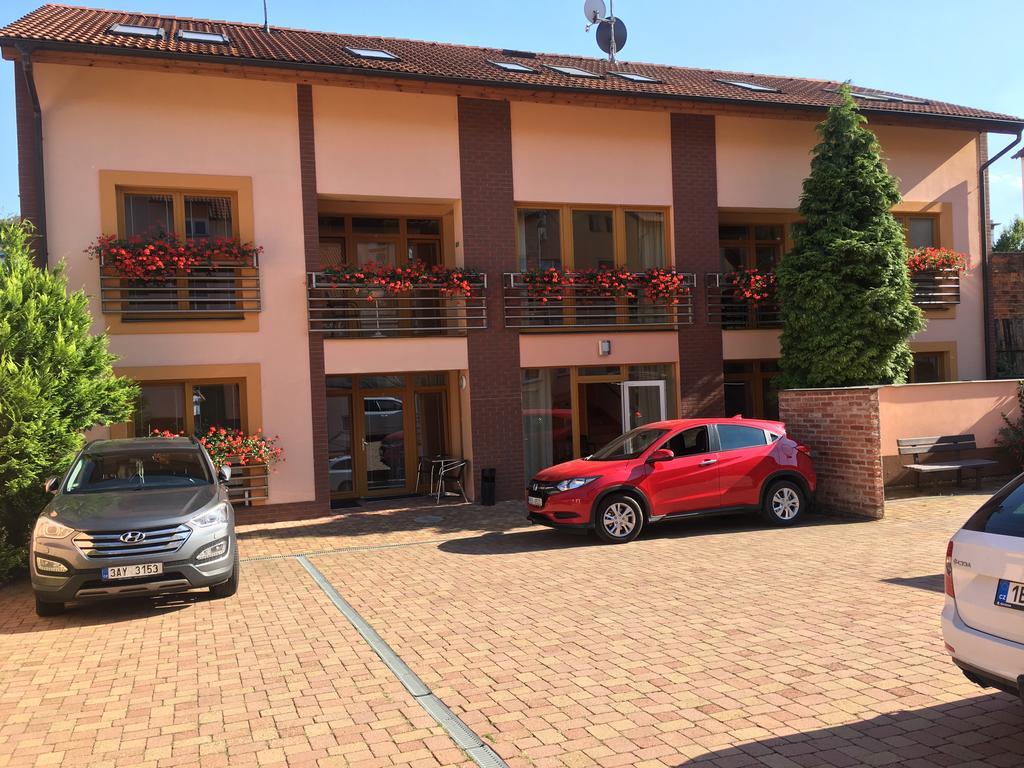 Hotel City Pardubice Exterior photo