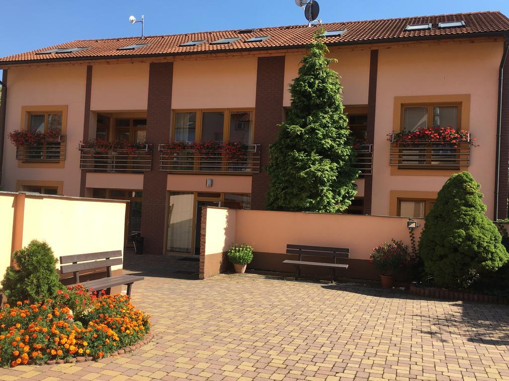 Hotel City Pardubice Exterior photo